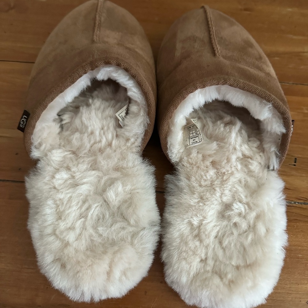 Mens UGG Tan Slippers with Plush Lining